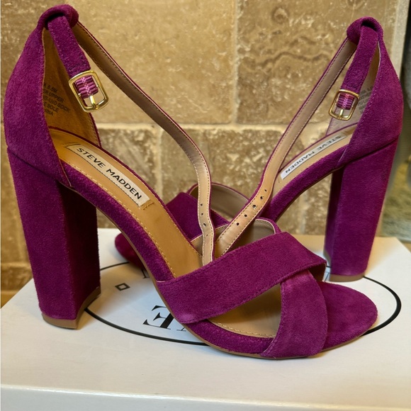Steve Madden magenta suede strappy heels. - Picture 1 of 5